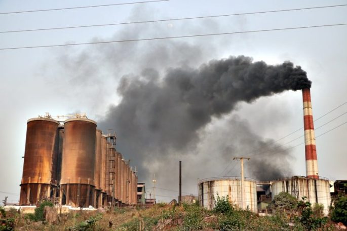 Envolée de fumées à l'usine de Friguia -Fria- janvier 2020